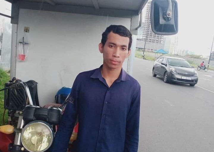 មិនទុកយូរ..!! ស្នងការនគរបាលរាជធានីភ្នំពេញ បញ្ជាឲ្យស្រាវជ្រាវករណីនគរបាលចរាចរណ៍នៅរង្វង់មូលគួចកាណុង ដែលដឹកពលរដ្ឋទៅបញ្ចាំទូរស័ព្ទដើម្បីយកលុយមកបង់ប្រាក់ផាកពិន័យចំនួន ៥មុឺនរៀល