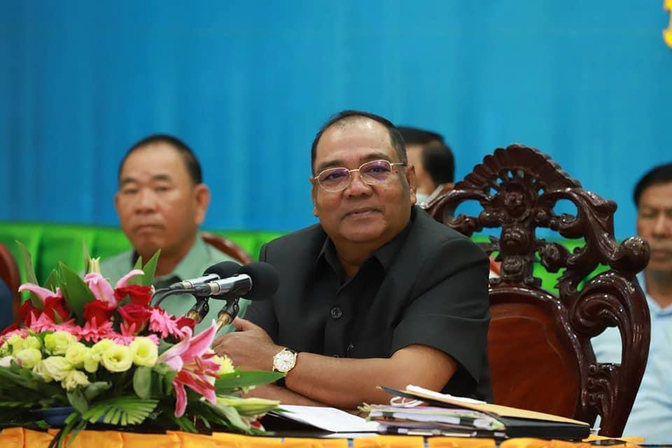 ឯកឧត្តមកិត្តិបណ្ឌិត ហ៉ីង ប៊ុនហៀង ណែនាំក្រុមការងារចុះមូលដ្ឋានស្រុកកណ្ដាលស្ទឹង ត្រូវខិតខំប្រឹងប្រែងបម្រើប្រជាពលរដ្ឋ និងជួយអភិវឌ្ឍន៍មូលដ្ឋានបន្តទៀតតាមគោលនយោបាយរបស់រាជរដ្ឋាភិបាល