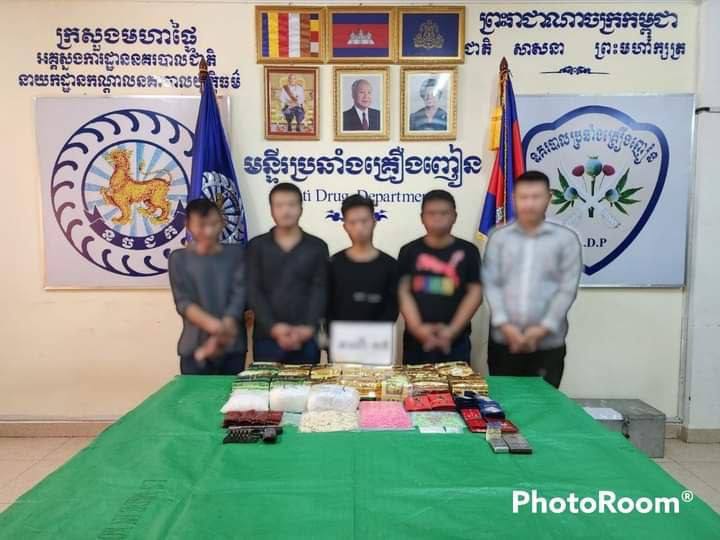 សមត្ថកិច្ចបញ្ជូនខ្លួន ជនសង្ស័យ ០៥នាក់ ទៅកាន់តុលាការ ពាក់ព័ន្ធនឹងបទល្មើសជួញដូរគ្រឿងញៀន ជាង ១៨គីឡូក្រាម