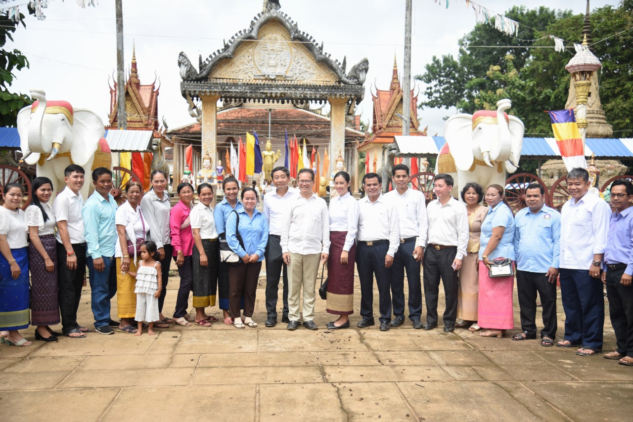ក្រុមការងាររាជរដ្ឋាភិបាល និងអាជ្ញាធរមូលដ្ឋាន ចូលរួមកាន់បិណ្ឌវេនទី១២ នៅវត្តព្រះធាតុបាស្រី ក្នុងស្រុកអូររាំងឪ ខេត្តត្បូងឃ្មុំ