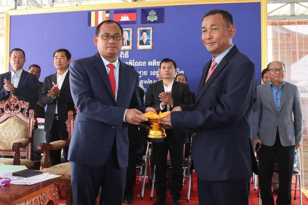 លោក វន ស៊ីផា ត្រូវបានផ្លាស់ពីអភិបាលស្រុកសាមគ្គីមានជ័យ មកកាន់ដំណែងជាអភិបាលស្រុកកំពង់ត្រឡាច ជំនួសលោក ឈឹម វទ្ធា ដែលត្រូវបានប្រកាសឡើងតំណែងជាអភិបាលរង ខេត្តកំពង់ឆ្នាំង