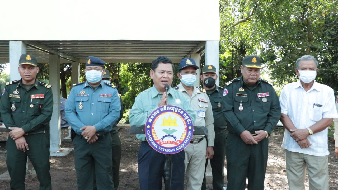 អតីតយុទ្ធជនសោធននិវត្តន៍នៅឃុំបាក់ស្នា បានទទួលផ្ទះថ្មីទី២១៣ អំណោយដ៏ថ្លៃថ្លារបស់សម្ដេចតេជោ ហ៊ុន សែន និងសម្តេចកិត្តិព្រឹទ្ធបណ្ឌិត