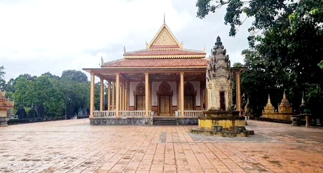 ទីវត្តអារាមជាគោលដៅទេសចរដ៏សំខាន់ នឹងជាទីកន្លែងគោរពបូជាមួយនៅក្នុងចំណោមគោលដៅទេសចរណ៍នានានៃព្រះរាជាណាចក្រកម្ពុជា
