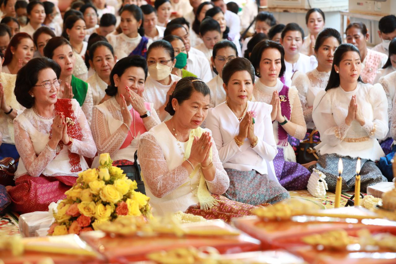 ព្រះរូប ព្រះឥន្ទកោសីយ៍ ត្រូវបានប្រារព្វពិធីអភិសេក ក្រោមអធិបតីភាពលោកជំទាវកិត្តិសង្គហបណ្ឌតិ ម៉ែន សំអន តំណាងសម្តេចតេជោ និងសម្តេចកិត្តិព្រឺទ្ធបណ្ឌិត ប៊ុនរ៉ានី ហ៊ុន សែន