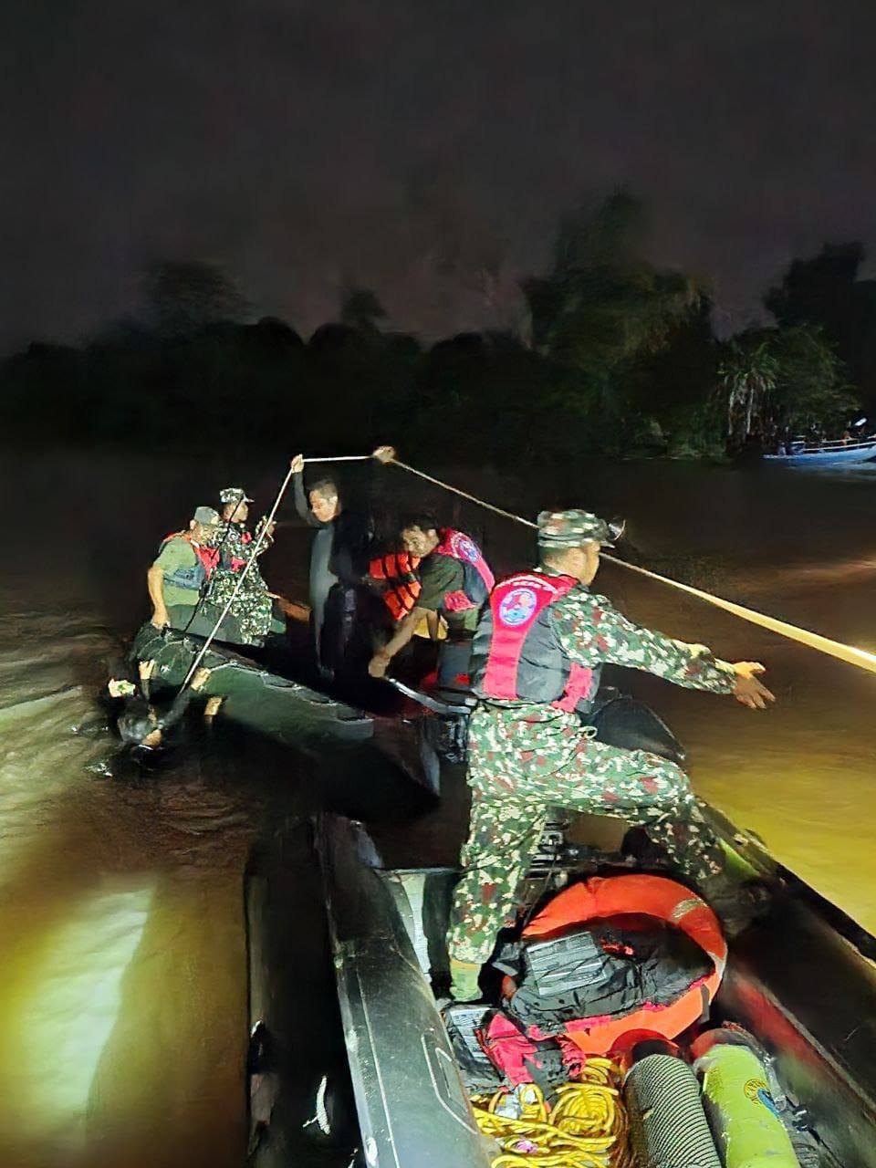 ប្រតិបត្តិការរុករកសពក្មេង ក្នុងឧបទ្ទវហេតុលិចទូកចម្លង ត្រូវបានបិទបញ្ចប់៖ក្នុងចំណោម១៥នាក់បាត់បង់ជីវិត១១នាក់￼