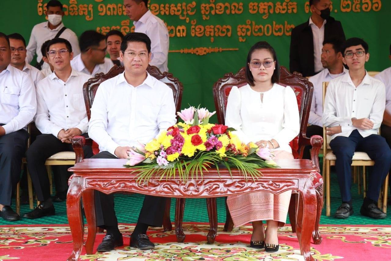 តំណាងឯកឧត្តម ហ៊ីង ប៊ុនហៀង ដង្ហែអង្គកឋិនទានទៅកាន់ វត្តវិហារបិទមាស