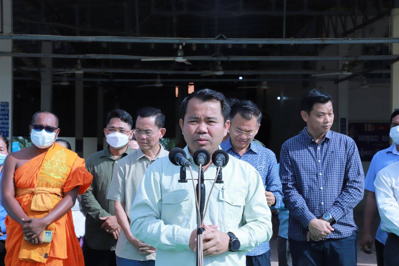 ថ្នាក់ដឹកនាំខេត្តកណ្ដាល អញ្ជើញចែកស្រូវពូជជូនប្រជាកសិករចំនួន ៧២១គ្រួសារ នៅស្រុកស្អាង និងស្រុកកណ្តាលស្ទឹង
