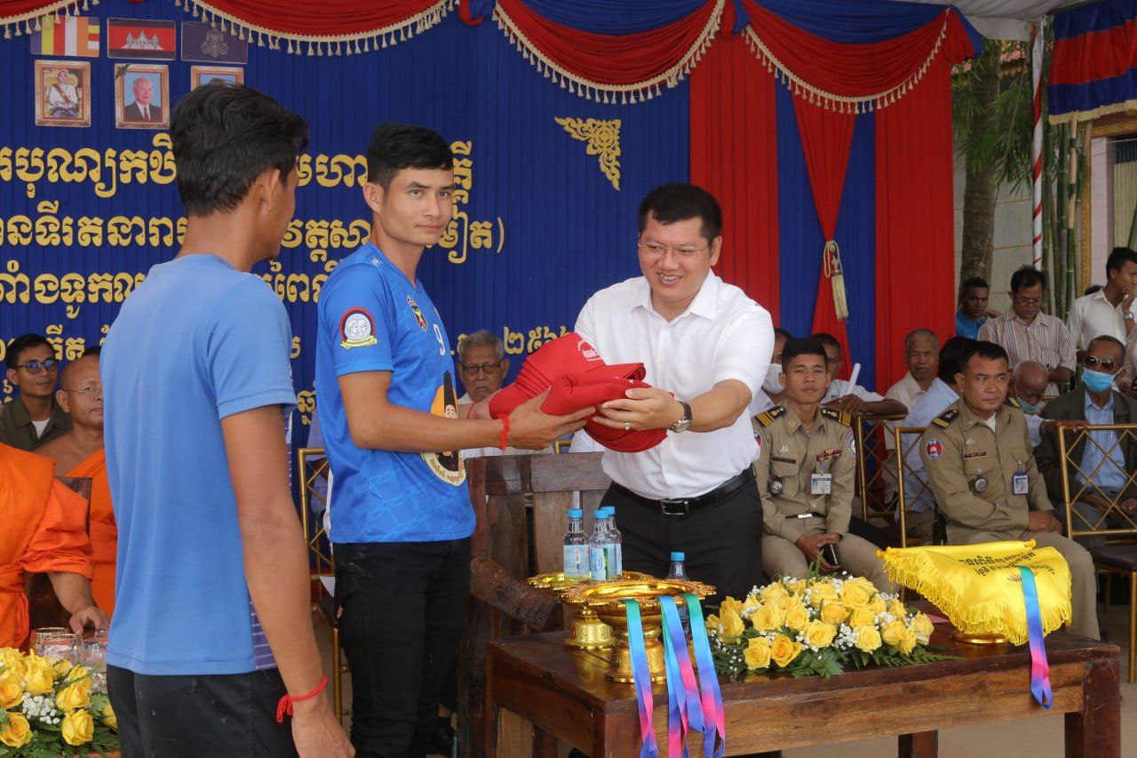 វត្តស្វាយរមៀតរៀបចំពិធីប្រណាំងទូកលក្ខណៈប្រពៃណីលើកទី៥ដើម្បីរក្សាប្រពៃណីទំនៀមទំលាប់ក្នុងសហគមន៍ និងអបអរសាទរ អង្គកឋិនទាន