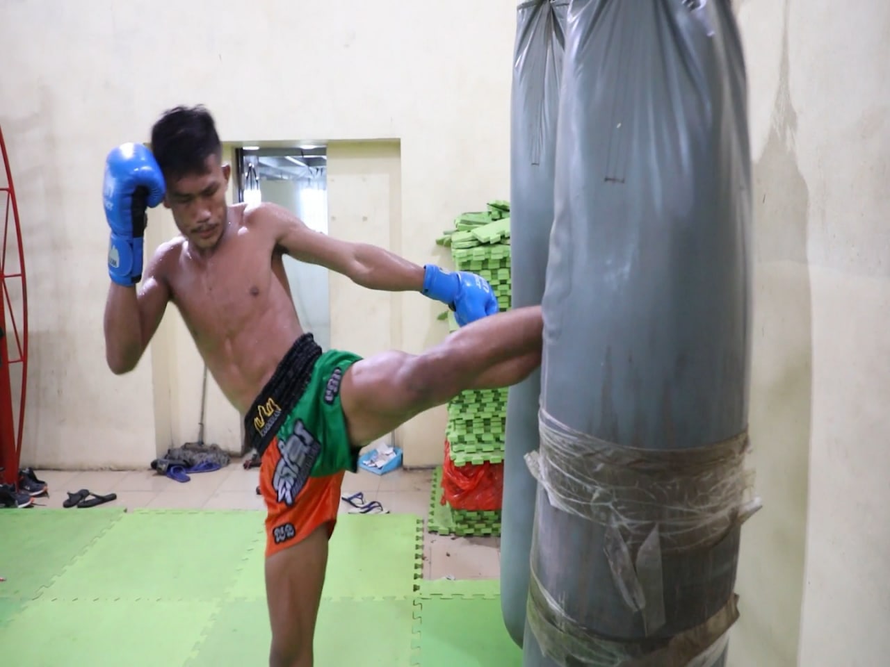 លន បញ្ញា៖ ចំណាយពេល៥ឆ្នាំតស៊ូហ្វឹកហាត់ទើបក្លាយជាកីឡាករគុនខ្មែរល្បីឈ្មោះបោះសំឡេងក្នុងអាជីពប្រដាល់គុនខ្មែរ