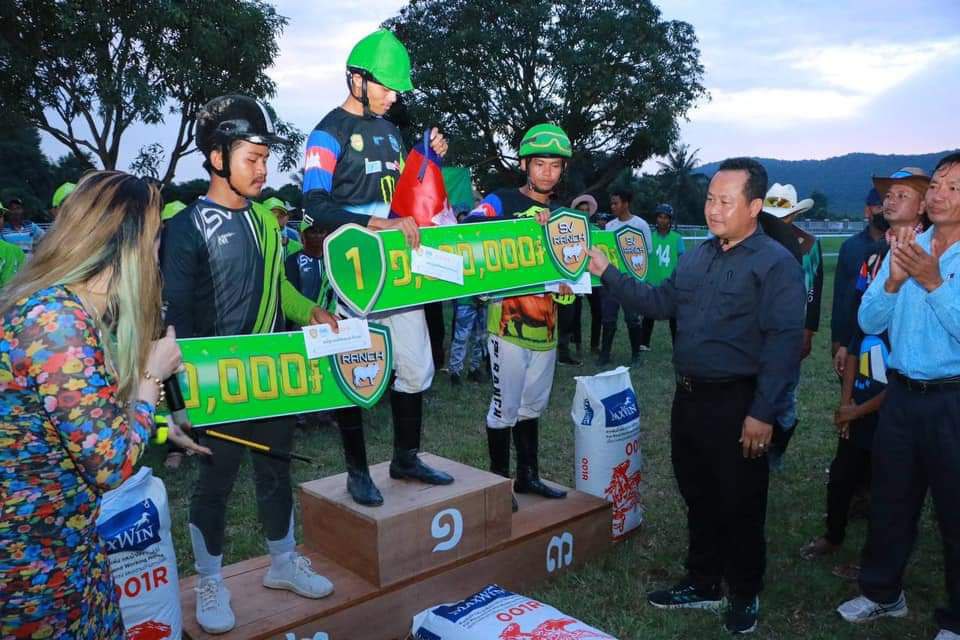 រដ្ឋបាលខេត្តកែប រៀបចំព្រឹត្តិការណ៍ប្រណាំងសេះល្បឿន និងតាំង ពិព័រណ៍ពូជគោ ប្រាម៉ាន ដោយសហការជាមួយកសិដ្ឋាន Sv Ranch ខេត្តកែប