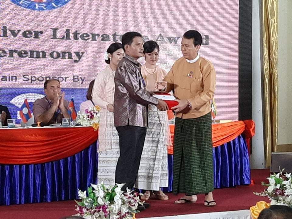 លោក មឿន សំណាង កវីបង្ហាញឆន្ទៈបង្កើតស្នាដៃតាមរយៈកំណាព្យខ្មែរ