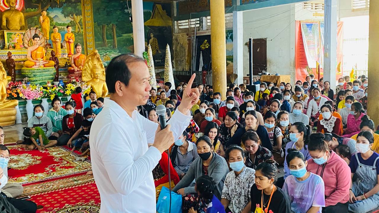 ប្រធានក្រុមការងារចុះមូលដ្ឋានស្រុកបាទី ៖ រាជរដ្ឋាភិបាលកម្ពុជា សម្រេចបានសមិទ្ធផលធំៗជាច្រើន ក្នុងសុខសន្តិភាព សម្រាប់ប្រទេសជាតិ និងប្រជាជន