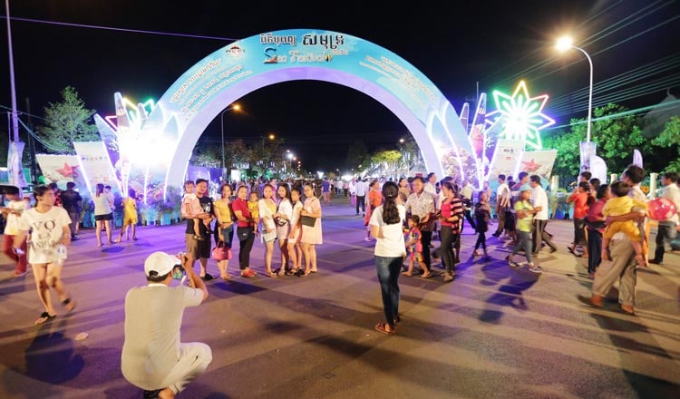 អាជ្ញាធរដាក់ក្ដីរំពឹងថា បុណ្យសមុទ្រនៅខេត្តព្រះសីហនុនឹង​ទាក់ទាញភ្ញៀវ​ទេសចរច្រើនមកលេងកម្សាន្ត