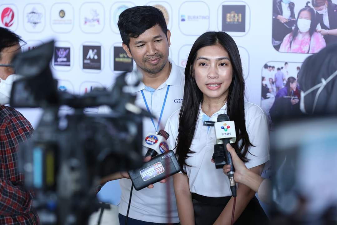 យុវជនមួយក្រុមបង្កើតកម្មវីធីកាត់សក់ ជូនពលរដ្ឋក្រីក្រដោយពុំគិតប្រាក់