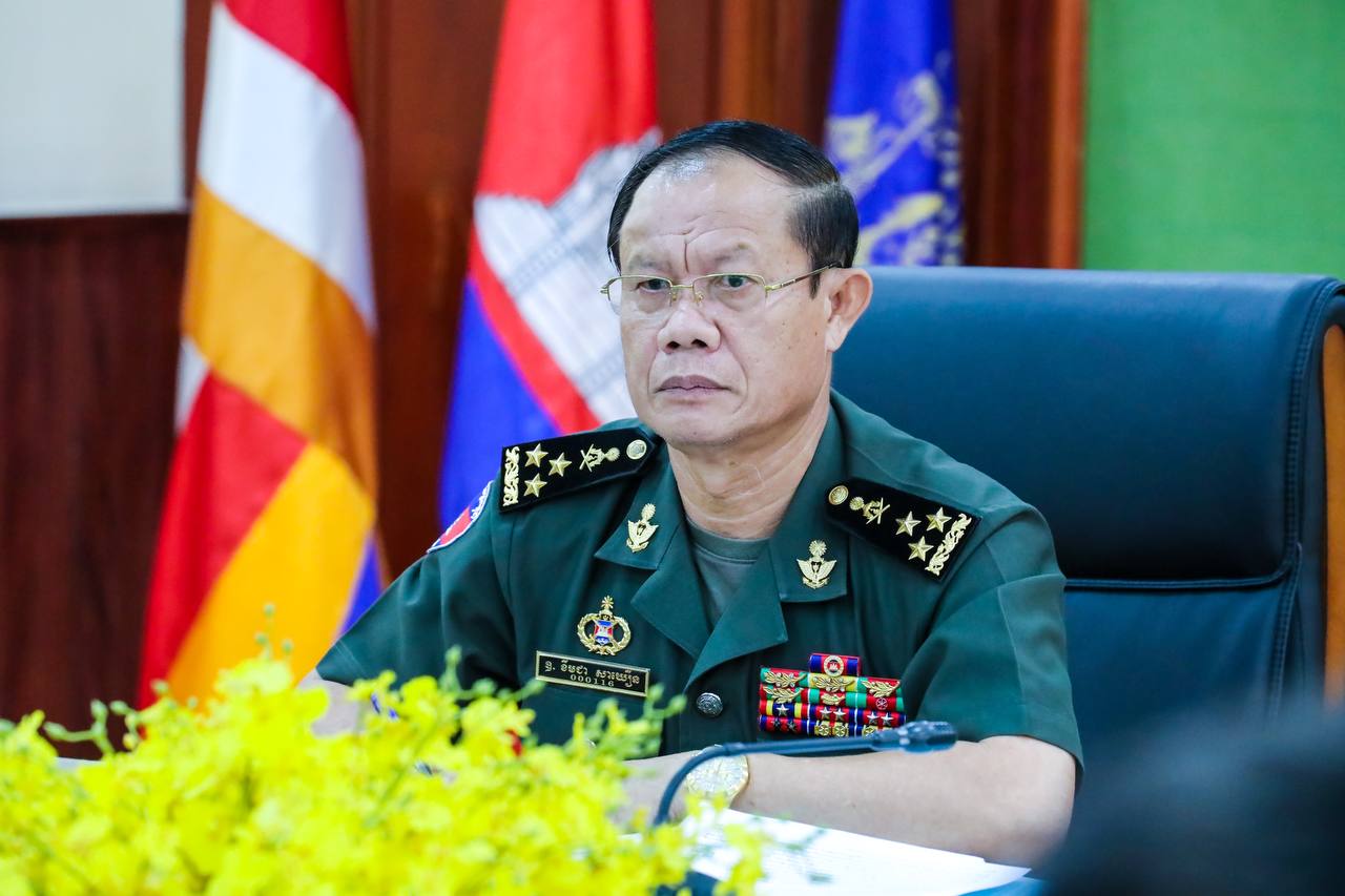 បញ្ជាការដ្ឋានកងទ័ពជើងគោក ប្រជុំបូកសរុបលទ្ធផលការងារសកម្មភាពបោសសម្អាតមីន កងទ័ពជើងគោក និងផ្សព្វផ្សាយផែនការបោសសម្អាតមីនជំហានទី២ ស្ថិតក្នុងភូមិសាស្ត្រ ស្រុកភ្នំស្រួច ខេត្តកំពង់ស្ពឺ