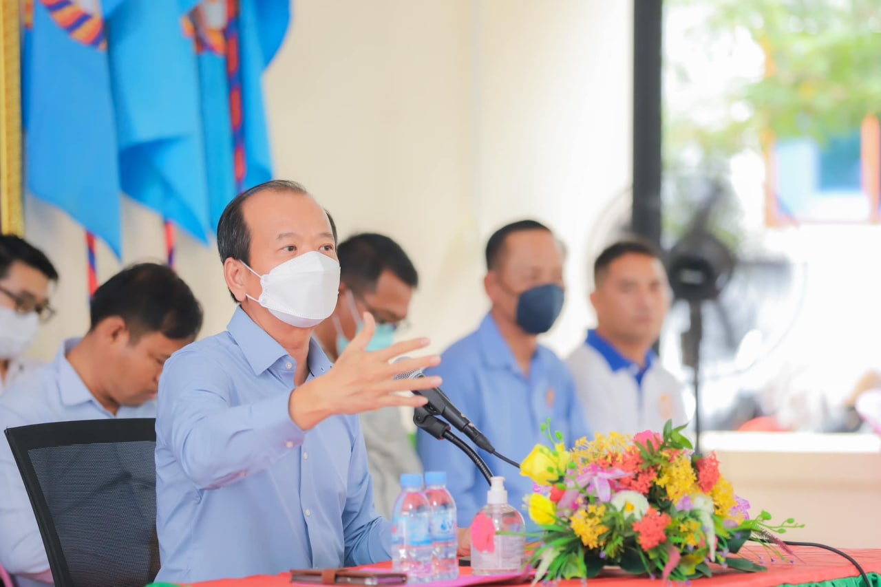 ក្រុមការងារគណបក្សចុះជួយមូលដ្ឋានស្រុកបាទី ខេត្តតាកែវ កោតសរសើរ និងអរគុណចំពោះបងប្អូនកម្មករ កម្មការិនី ក៏ដូចជាប្រជាពលរដ្ឋ ដែលបានចូលរួមគាំទ្រគណបក្សប្រជាជនកម្ពុជា រហូតមក
