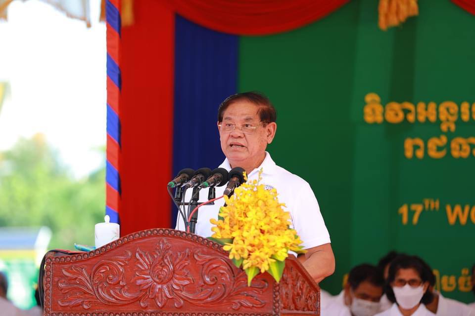 សម្ដេចក្រឡាហោម ស ខេង អញ្ជើញចូលរួម ប្រារព្ធទិវាអន្តរជាតិរំលឹកដល់ជនរងគ្រោះ ដោយគ្រោះថ្នាក់ចរាចរណ៍ផ្លូវគោក លើកទី១៧ នៅ រាជធានីភ្នំពេញ