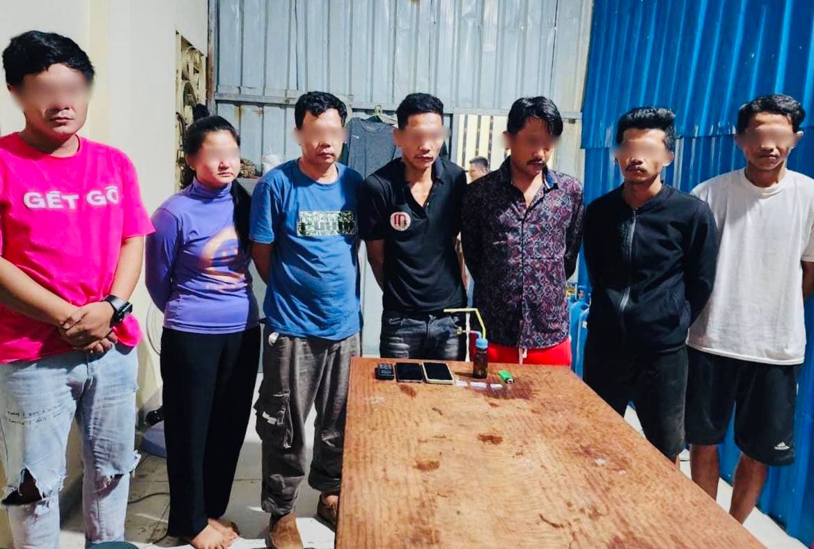 សមត្ថកិច្ចជំនាញ ចុះបង្ក្រាបឃាត់ខ្លួនជនសង្ស័យ ០៧នាក់ ករណីជួញដូរ និងប្រើប្រាស់ដោយខុសច្បាប់ នូវសារធាតុញៀន ៣ទីតាំងផ្សេងគ្នា