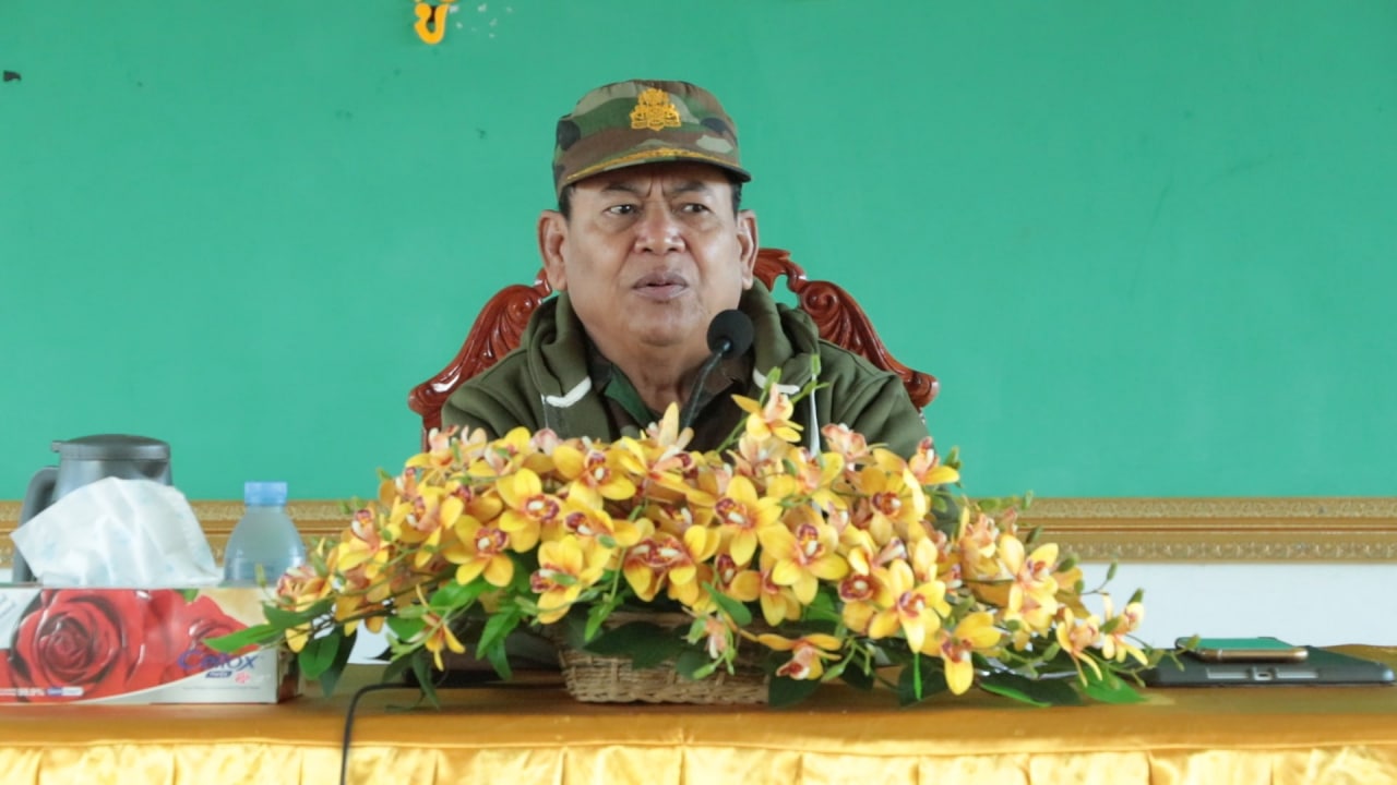មេបញ្ជាការតំបន់ប្រតិបត្តិការសឹករងកំពង់ធំ បើកកិច្ចប្រជុំផ្សព្វផ្សាយសភាពការណ៍ថ្មីៗ និងរៀនសូត្រអប់រំចិត្តសាស្ត្រ ពង្រឹងតួនាទីភារកិច្ចរបស់កងយោធពលខេមរភូមិន្ទ