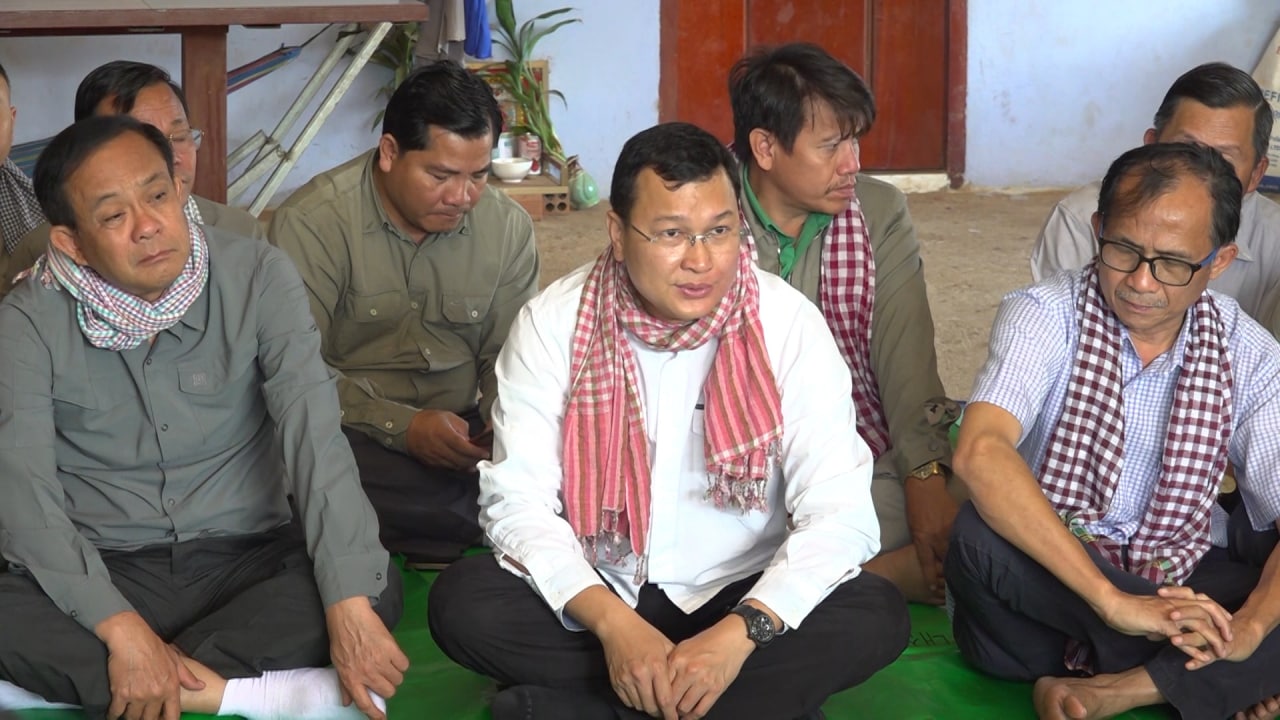 រដ្ឋមន្ត្រីក្រសួងកសិកម្ម ចុះពិនិត្យមើលវឌ្ឍភាពនៃការផលិតពូជស្រូវ ដែលមានគុណភាពល្អសម្រាប់ផ្គត់ផ្គង់ដល់ប្រជាកសិករ