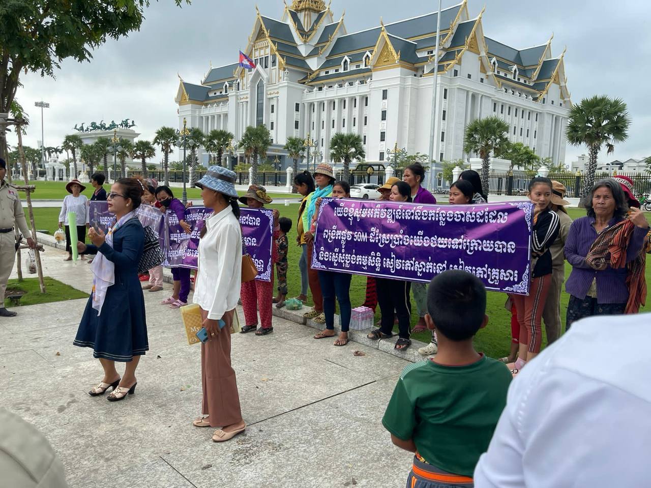 ប្រជាពលរដ្ឋ រស់នៅសំណង់មិនរៀបរយ លើផ្លូវ១៥១ គួរឈប់ដើរតវ៉ាតាមផ្លូវ និងពិចារណា ទទួលយកដីគោលនយោបាយ ពីអាជ្ញាធររាជធានីភ្នំពេញ