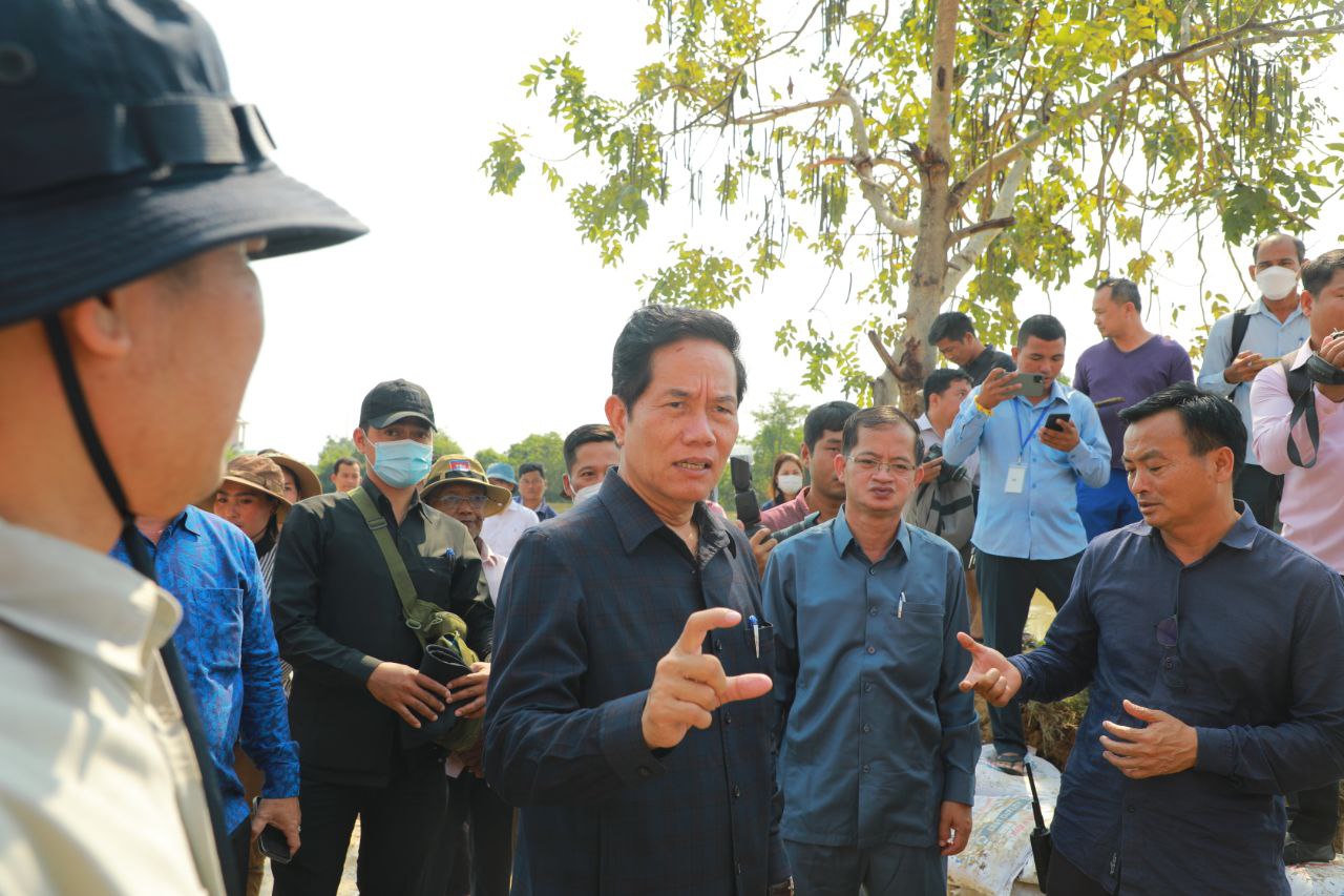 ទឹកស្ទឹងព្រែកត្នោតបានស្រកចុះប្រមាណ២តឹកហើយ អាជ្ញាធររាជធានី កំពុងត្រៀមប្រគល់អំណោយជូនពលរដ្ឋរងគ្រោះ