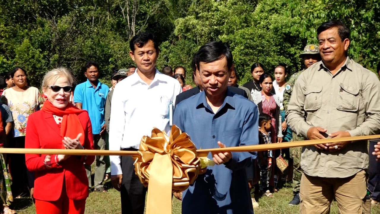 អណ្តូងទឹកខ្នាតធំសម្រាប់សហគមន៍និងផ្លូវភូមិក្រាលគ្រួសក្រហមចំនួន ៣ខ្សែនៅឃុំជីផាត ត្រូវបានសម្ពោធដាក់ឱ្យប្រាស់ជាផ្លូវការ