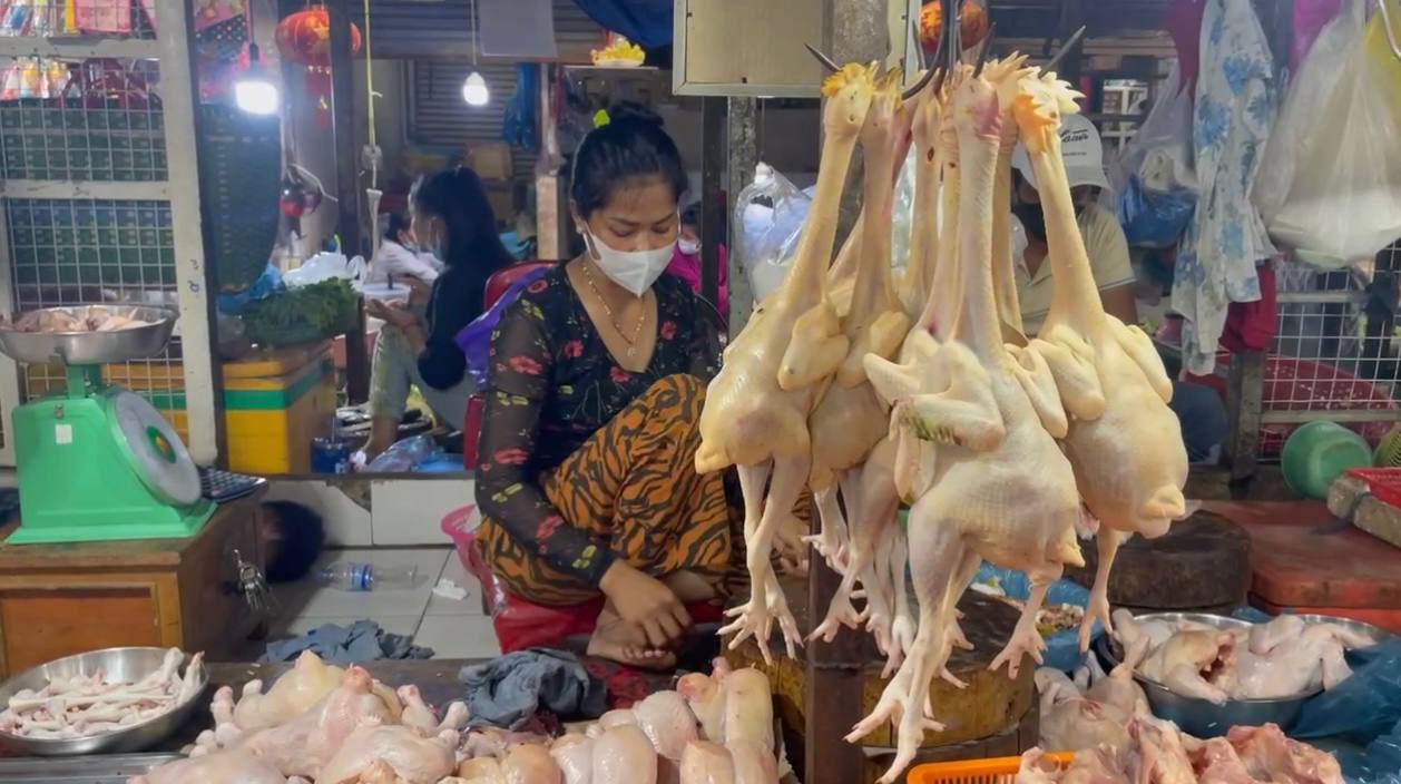 តម្លៃមុខម្ហូប ក្នុងផ្សារបឹងកេងកង នៃរាជធានីភ្នំពេញ នៅព្រឹកថ្ងៃទី២៣ ខែមករា ឆ្នាំ២០២៣