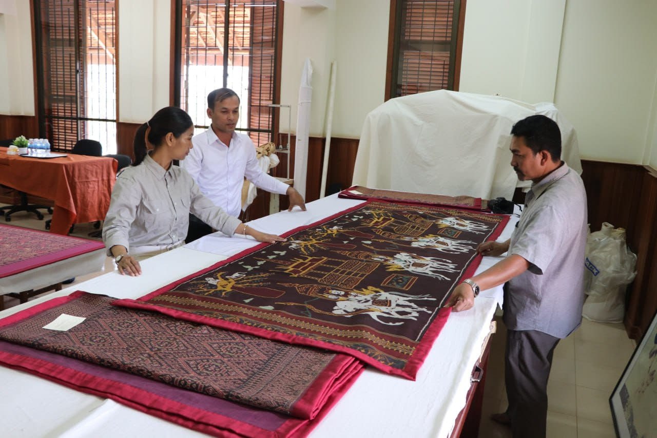 សមិទ្ធផលធ្វើអំពីសូត្រខ្មែរ១១មុខនឹងដាក់បង្ហាញនៅសារមន្ទីរវាយនភណ្ឌប្រពៃណីអាស៊ីនៅខែកុម្ភៈខាងមុខ