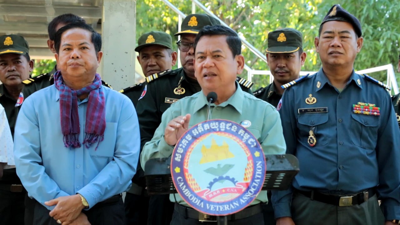 ប្រធានសមាគមអតីតយុទ្ធជនកម្ពុជាខេត្តកំពង់ធំ អំពាវនាវដល់គ្រួសារអតីតយុទ្ធជន និងប្រជាពលរដ្ឋ ចូលរួមអនុវត្តគោលនយោបាយភូមិ-ឃុំមានសុវត្ថិភាព និងទៅចាក់វ៉ាក់សាំង ដូសជំរុញឲ្យបានគ្រប់ៗគ្នា