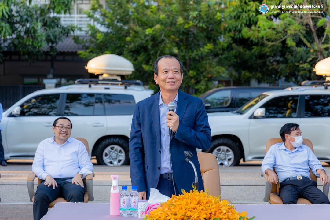 រដ្ឋមន្ត្រីក្រសួងប្រៃសណីយ៍ ជួបសំណេះសំណាលជាមួយប្រជាពលរដ្ឋ និងបង្ហាញពីវឌ្ឍនភាពល្អប្រសើរនៃសេវាទូរគមនាគមន៍នៅក្នុងបុរី ប៉េងហួត បឹងស្នោរ