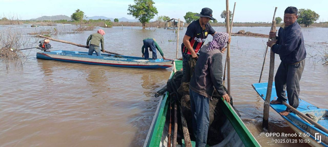 កម្លាំងខណ្ឌរដ្ឋបាលជលផលខេត្តកំពង់ឆ្នាំង ចុះបង្ក្រាបបទល្មើសនេសាទរបាំងស្បៃមុង និងរបាំងសាច់អួនចំនួន ១៩កន្លែងនៅក្នុងស្រុកបរិបូណ៌ និង ស្រុកជុលគីរី