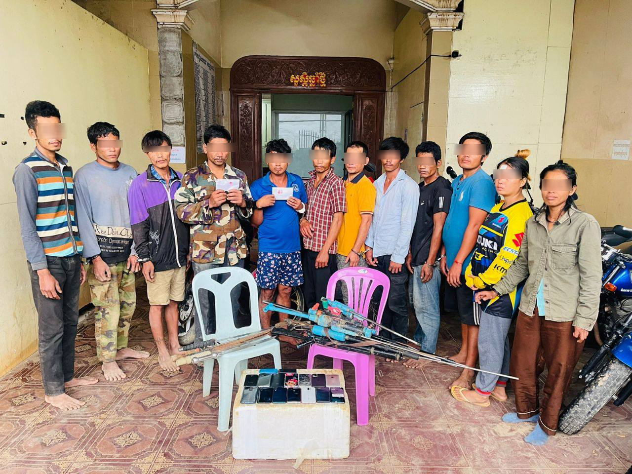 បង្រាប និងឃាត់ខ្លួនក្រុមជនសង្ស័យ ១២នាក់ ករណីជួញដូរ និងប្រើប្រាស់ដោយខុសច្បាប់នូវសារធាតុញៀន