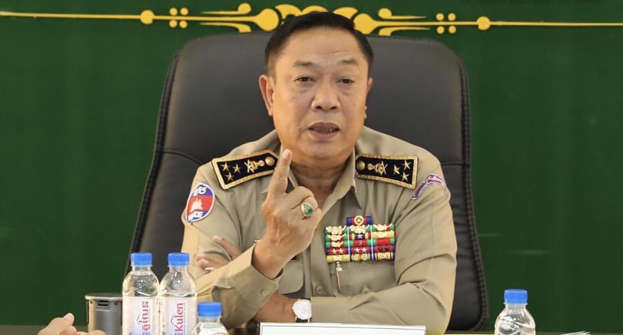 ឧត្តមសេនីយ៍ឯក ឆាយ គឹមខឿន៖ យានយន្ត ៣៨៣គ្រឿង ត្រូវបានត្រួតពិនិត្យ និងផាកពិន័យ កាលពីថ្ងៃទី០៨ ខែកុម្ភៈ ម្សិលមិញ