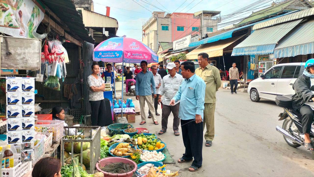 អាជ្ញាធរសង្កាត់ចោមចៅ៣ ដឹកនាំកម្លាំងចុះរៀបសណ្តាប់ធ្នាប់នៅបរិវេណផ្សារអូឌឹម
