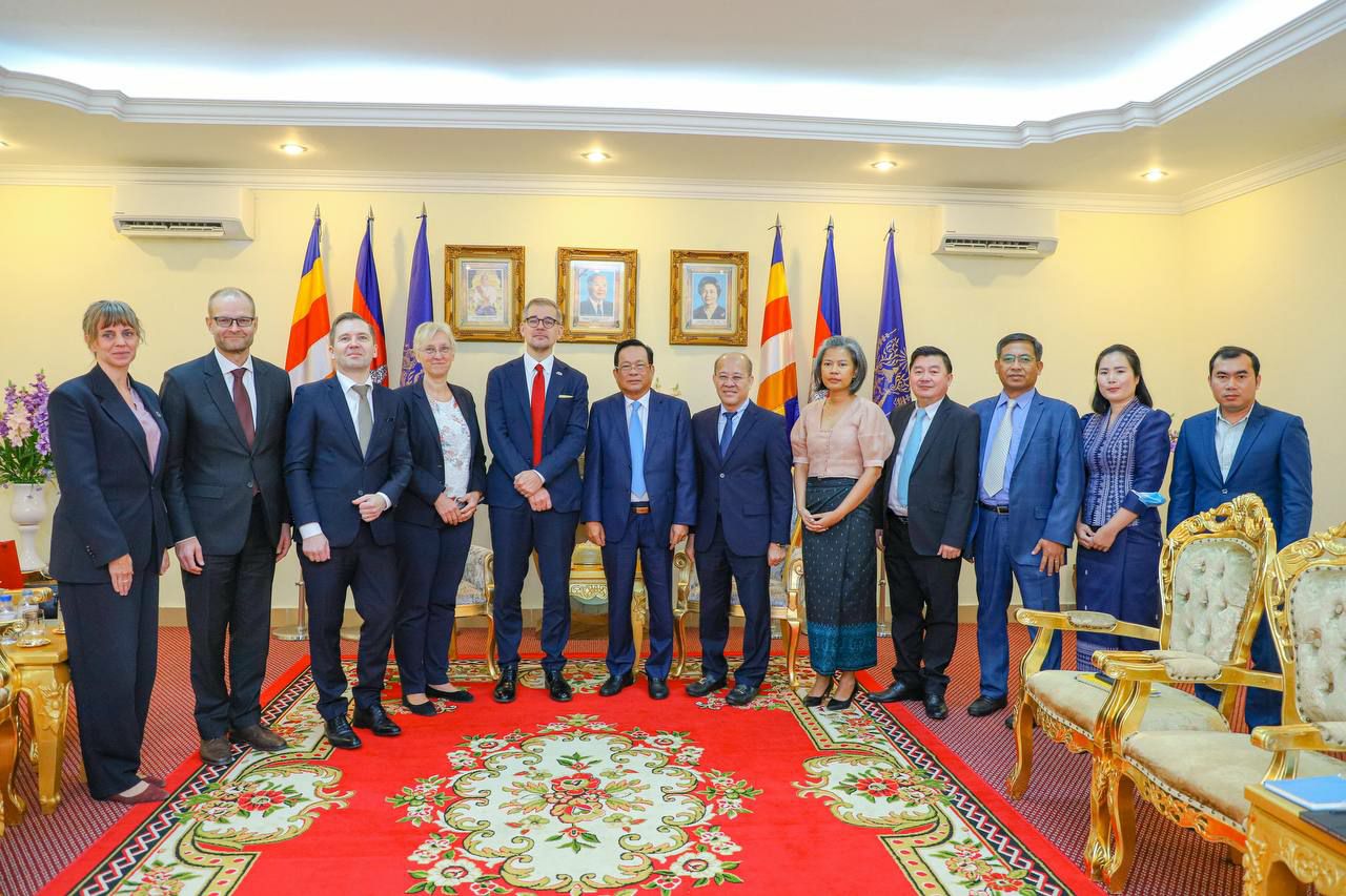 ទូតចំនួន៤ប្រទេសថានឹងជួយជំរុញអ្នកវិនិយោគទុនរបស់ខ្លួន ឱ្យមកបណ្តាក់ទុនបន្ថែមទៀត
