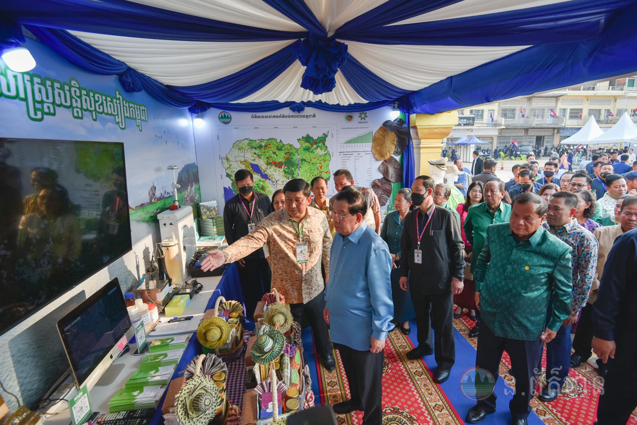 ក្រសួងបរិស្ថាន យកពិព័រណ៍បុណ្យទន្លេ ជាឱកាសផ្សព្វផ្សាយពីតំបន់សក្កានុពលទេសចរណ៍ជីវៈចម្រុះ និងបង្ហាញពីសមិទ្ធផលស្នាដៃប្រជាសហគមន៍តំបន់ការពារធម្មជាតិ