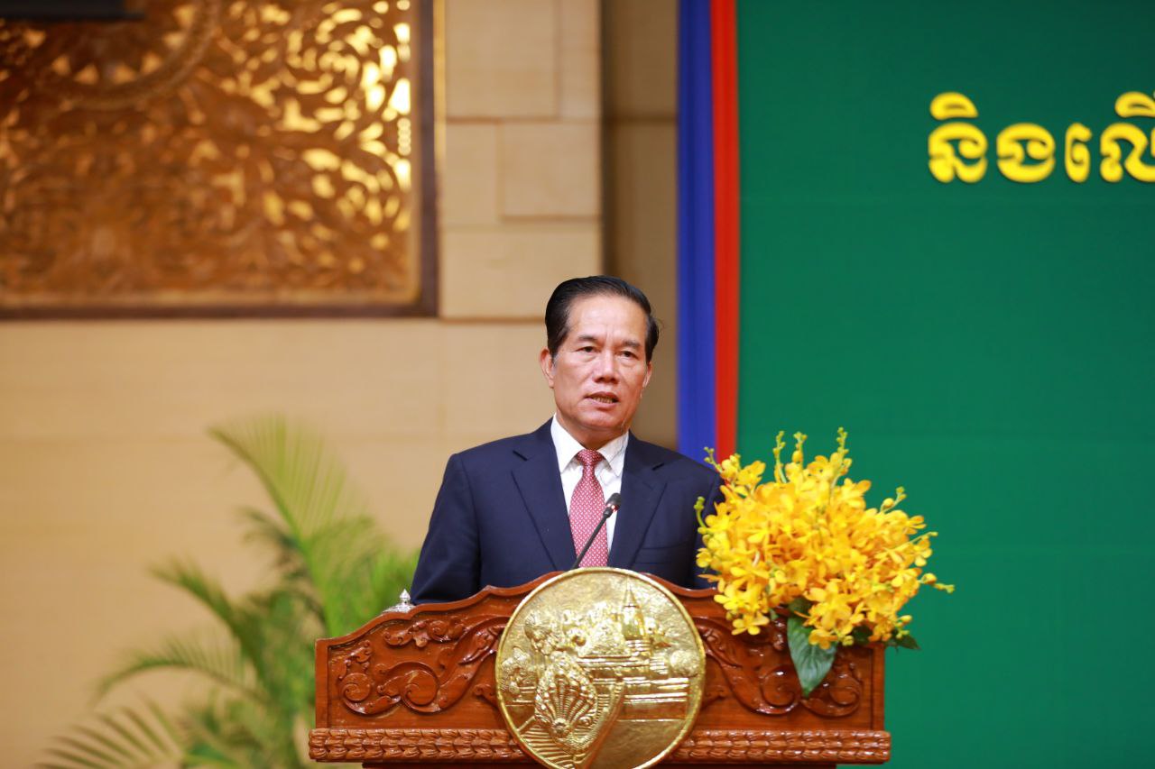 ឯកឧត្តម ឃួង ស្រេង កោតសរសើរ អាជ្ញាធរ និងកងកម្លាំង រក្សាសន្តិសុខសណ្តាប់ធ្នាប់ជូនប្រជាពលរដ្ឋ ក្នុងរាជធានីភ្នំពេញ កន្លងមក បានយ៉ាងល្អ ប្រសើរ