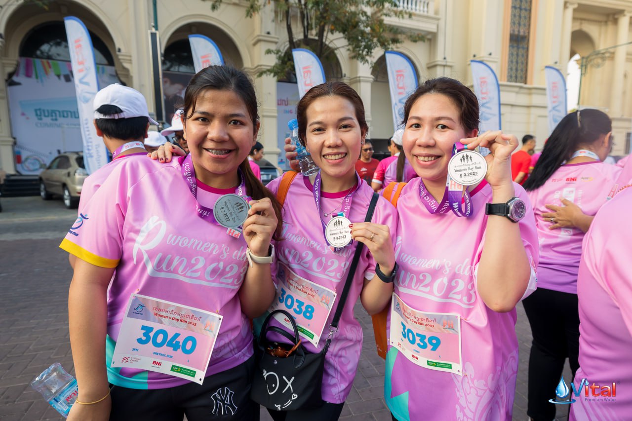មនុស្សជិត៦០០នាក់ចូលរួមព្រឹត្តិការណ៍រត់អបអរទិវានារីអន្តរជាតិ ២០២៣