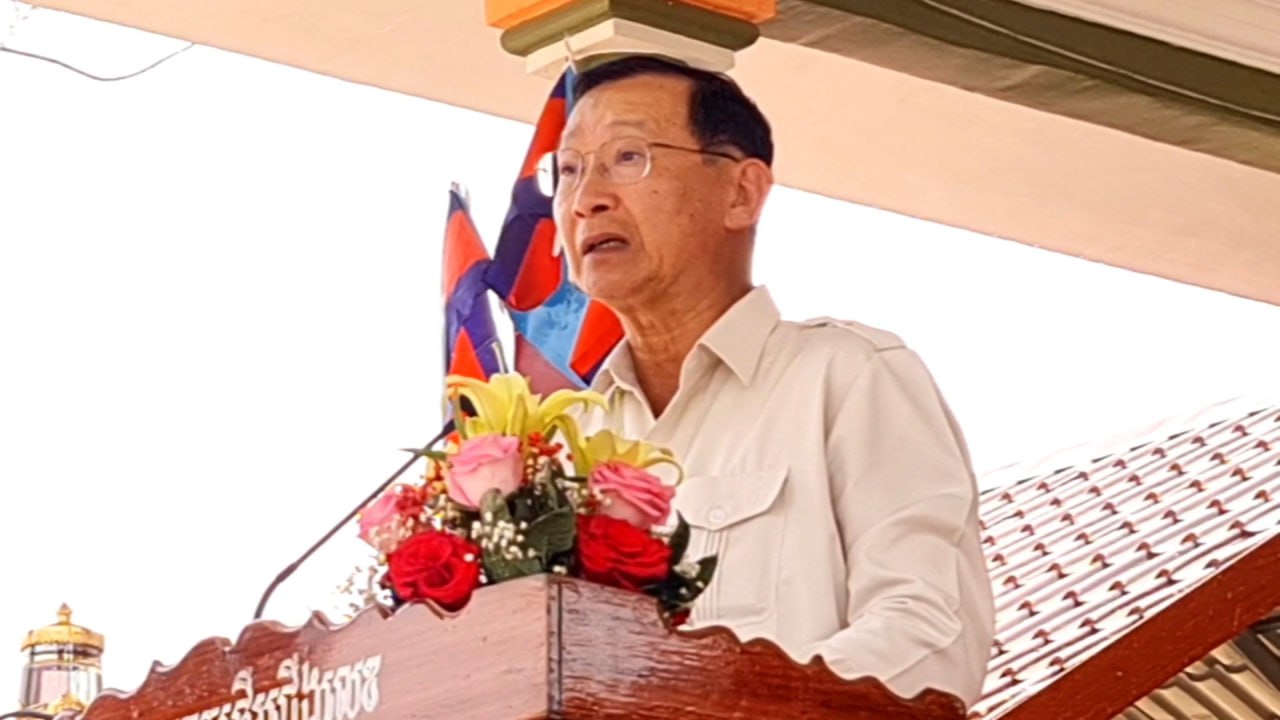 ទេសរដ្ឋមន្រ្តី ចម ប្រសិទ្ធ បានបំពាក់នូវម៉ាស៊ីនផលិតទឹកស្អាត ដល់កងពលតូចថ្មើរជើងលេខ៥៣ ក្នុងស្រុកកំរៀង ខេត្តបាត់ដំបង