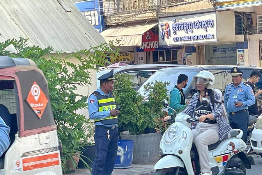 យានយន្តល្មើស ច្បាប់ចំនួន ២២០គ្រឿង និងបាន ផាកពិន័យតាម អនុក្រឹត្យ លេខ ៣៩ នៅទូទាំងប្រទេស នាថ្ងៃទី១៩ មីនា
