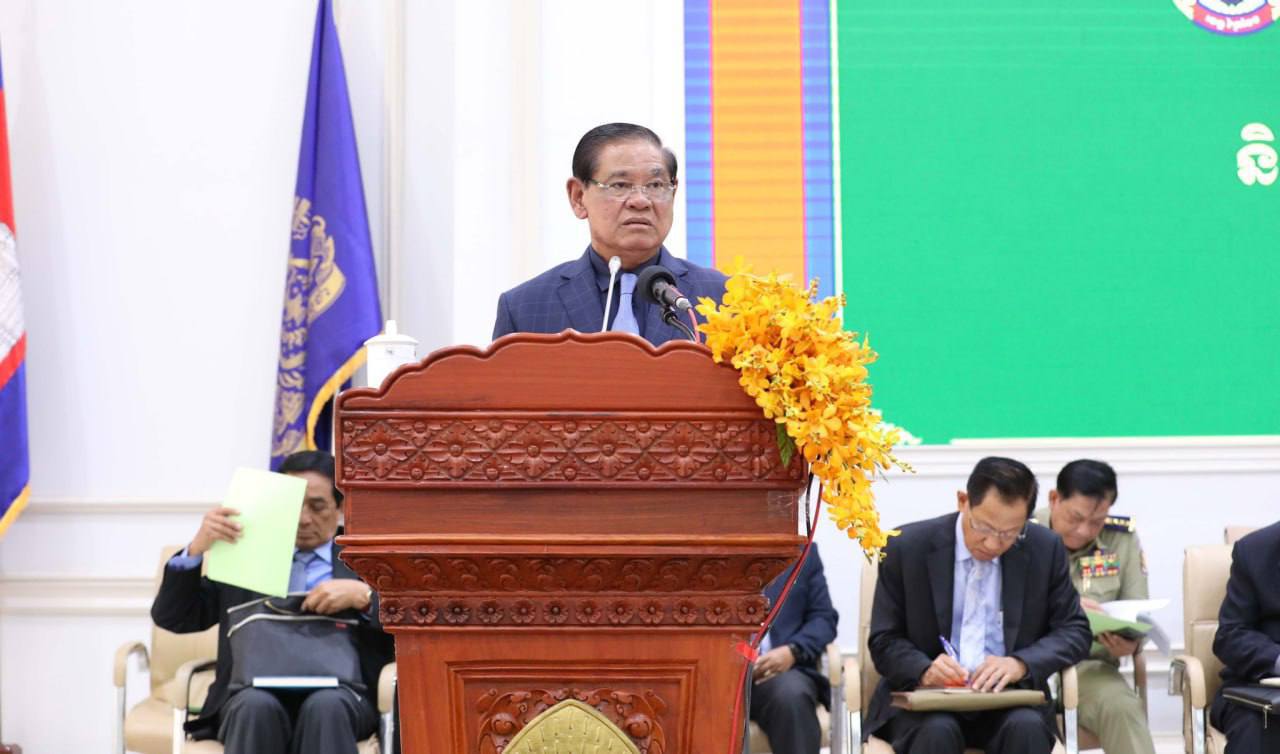 សម្ដេចក្រឡាហោម ស ខេង ណែនាំអាជ្ញាធរ គ្រប់លំដាប់ថ្នាក់បន្ដថែរក្សាសុខសន្ដិភាព ព្រមទាំងការពារព្រះមហាក្សត្រ និងរាជរដ្ឋាភិបាល