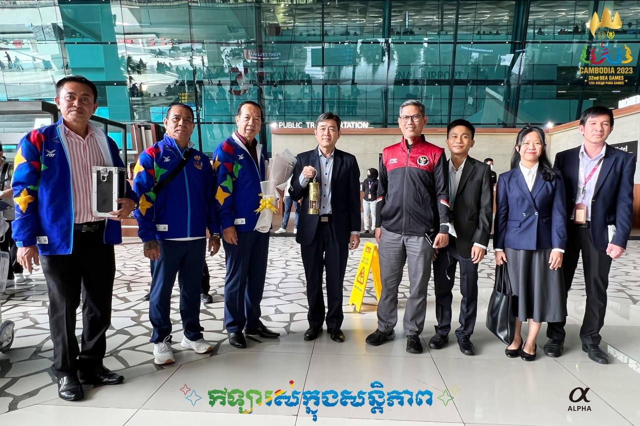 ប្រតិភូដង្ហែភ្លើងគប់កីឡាកម្ពុជា បានមកដល់ប្រទេសឥណ្ឌូណេស៊ី នារសៀលថ្ងៃទី២៩ ខែមីនានេះ