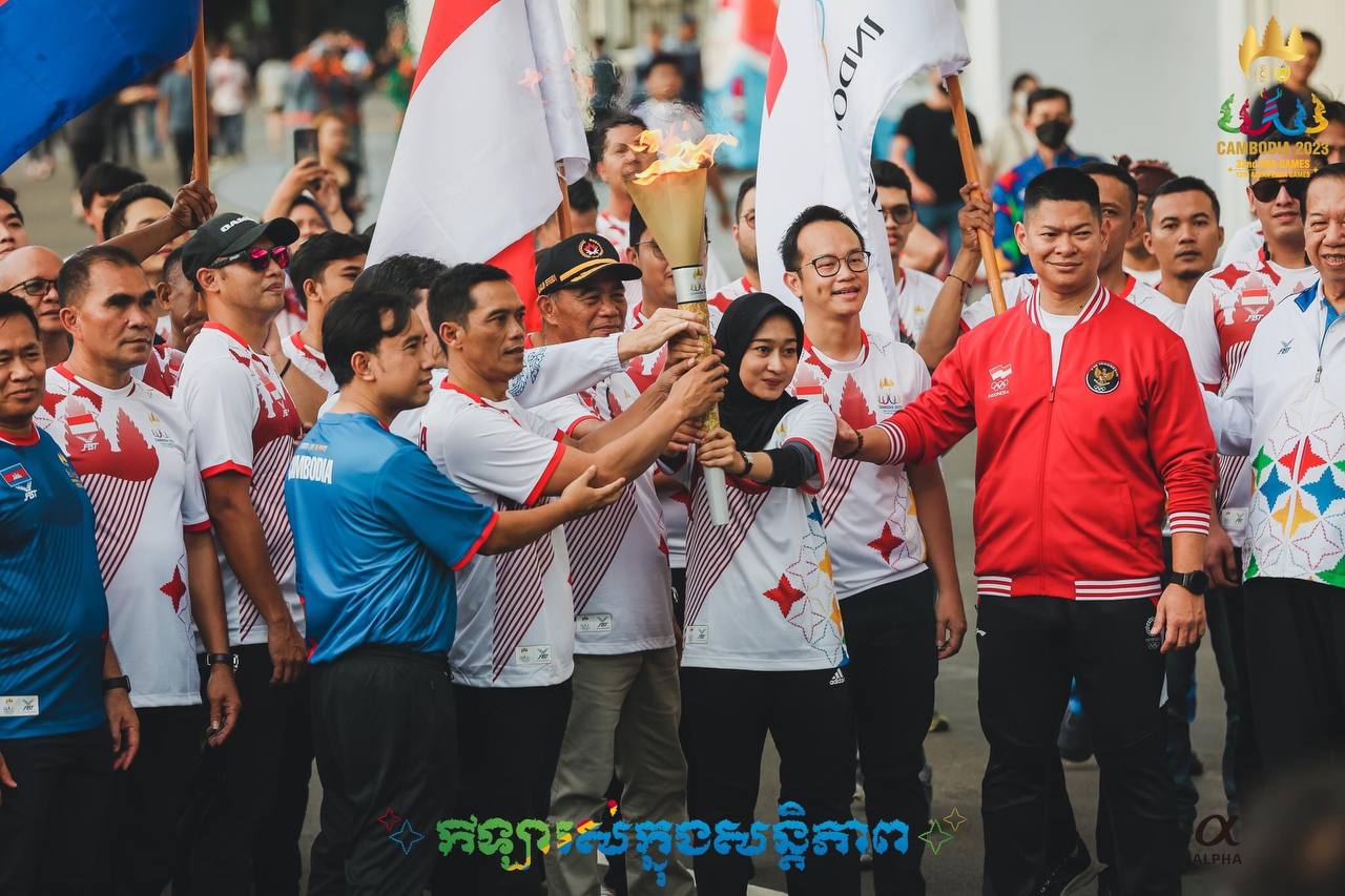 ពិធីដង្ហែព្រះអគ្គិជ័យកីឡា និងភ្លើងគប់កីឡាស៊ីហ្គេម-អាស៊ានប៉ារ៉ាហ្គេម ឆ្នាំ២០២៣ នៅរដ្ឋធានីហ្សាកាតា ប្រទេសឥណ្ឌូណេស៊ី បានបញ្ចប់ដោយរលូន និងទទួលបានជោគជ័យ កាលពីល្ងាចថ្ងៃទី០១ ខែមេសា