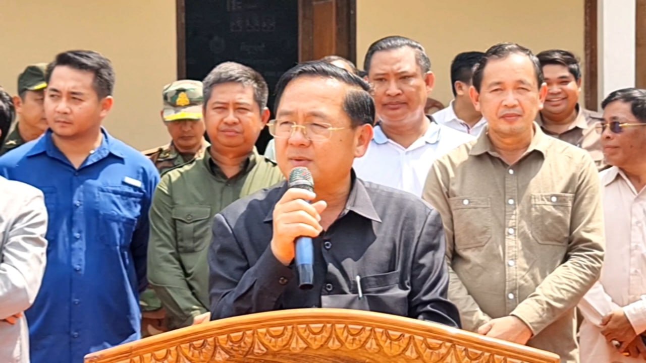 គណៈបញ្ជាការឯកភាពរដ្ឋបាលខេត្តបាត់ដំបង៖ ដាក់បទបញ្ជា ដល់គ្រប់កងកម្លាំងត្រូវបង្កើនការថែរក្សាការពារបូរណភាពទឹកដីតាមបន្ទាត់ព្រំដែនកុំឲ្យបាត់បង់ សូម្បីតែមួយមីល្លីម៉ែត្រ