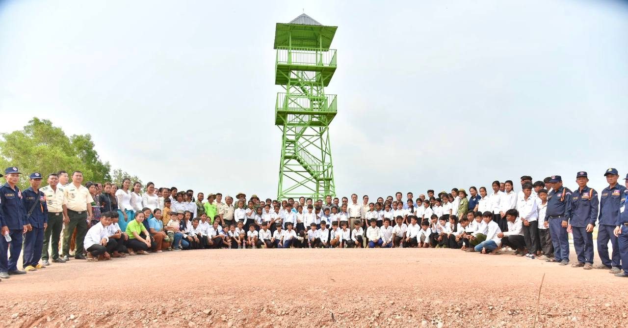 ប៉មកម្ពស់ ១៦ សម្រាប់ទស្សនាសត្វស្លាប ក្នុងតំបន់ការពារទេសភាពបឹងអន្លង់ព្រីង ស្ថិតនៅស្រុកកំពង់ត្រាច ខេត្តកំពតត្រូវបានសម្ពោធជាផ្លូវការ
