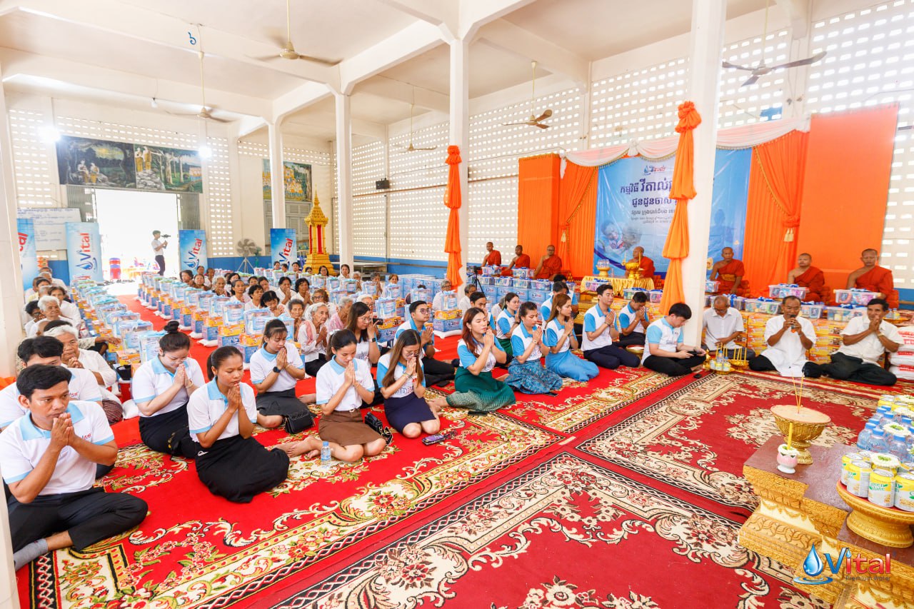 ដូនចាស់ប្រមាណ ៩០នាក់រស់នៅខេត្តបាត់ដំបង បានទទួលសង្គហទាន អាហារឧបត្ថម្ភ និងការស្រង់ព្រះពីវីតាល់