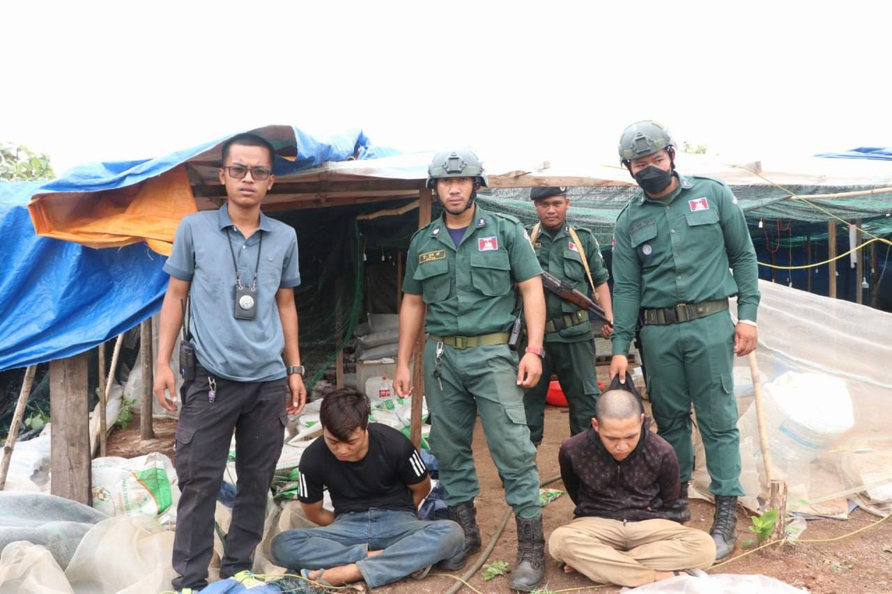 ដើមកញ្ឆាជាងមួយម៉ឺនដើម វត្ថុតាងមួយចំនួន រួមនឹងជនសង្ស័យពីរនាក់ ត្រូវបានសមត្ថកិច្ច ខេត្តមណ្ឌលគិរី កម្ទេចចោល និងចាប់ឃាត់ខ្លួន