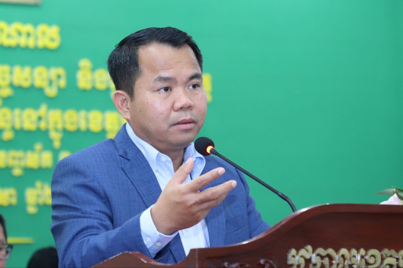 អភិបាលខេត្តកណ្ដាល ស្នើឱ្យអាជ្ញាធរ និងមន្ត្រីជំនាញ បន្តសហការគ្នា និងជំរុញការងារចុះបញ្ជីដីធ្លីមានលក្ខណៈជាប្រព័ន្ធ នៅតាមបណ្តាក្រុង ស្រុក ទូទាំងខេត្តឱ្យបានចប់តាមផែនការ