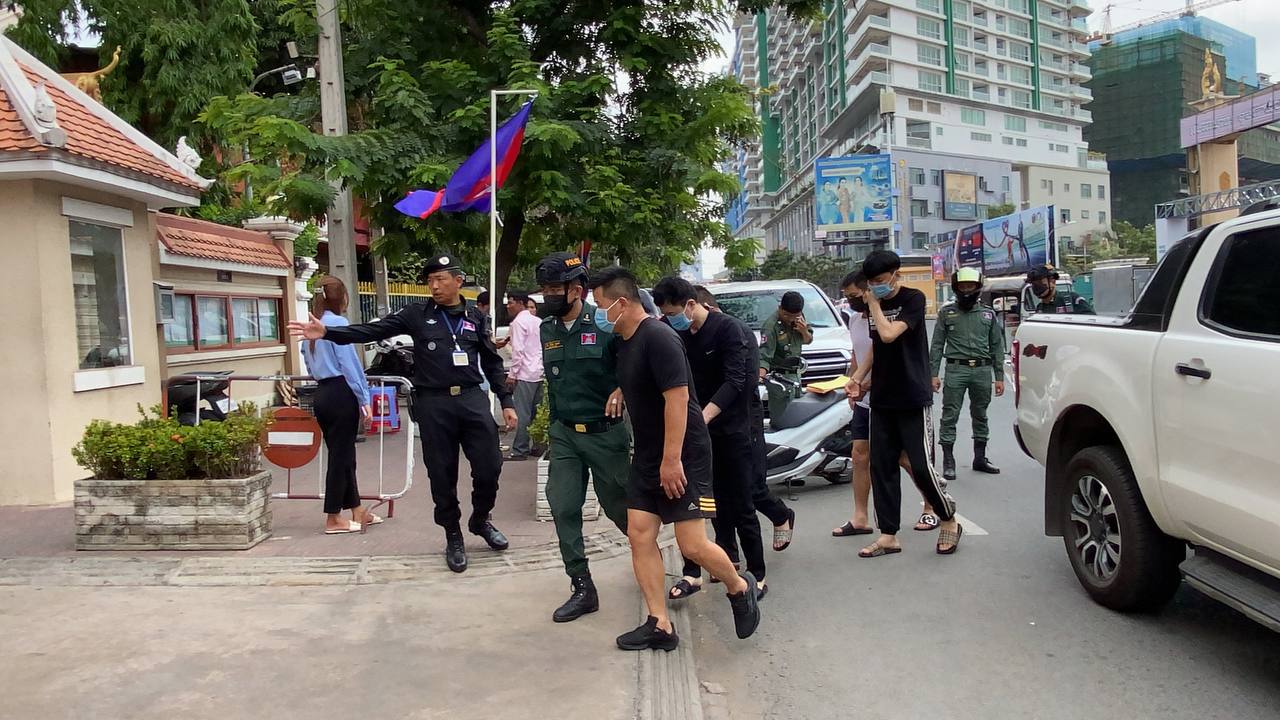 ជនត្រូវចោទជាជនជាតិចិន ៥នាក់ ត្រូវតុលាការសម្រេចឃុំខ្លួន ពាក់ព័ន្ធ ករណីចាប់ជម្រិតចិនដូចគ្នាជាង ១០លានដុល្លារអាមេរិក